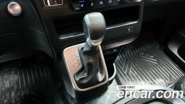Hyundai Staria 2025 — фото 9 из 20