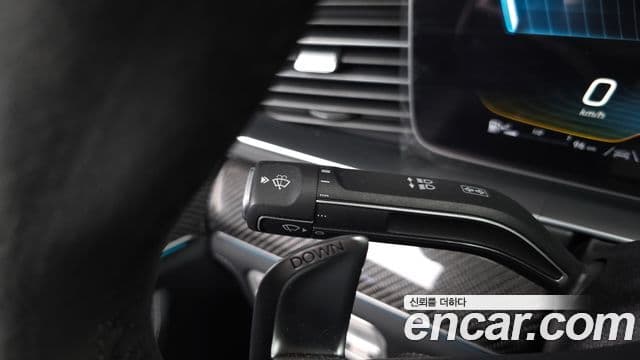 Mercedes-Benz GLE-Class 2021 — Photo 23/41