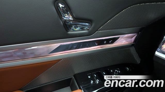 BMW 7 Series 2025 — Photo 9/30