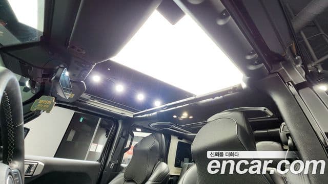 Jeep Wrangler 2022 — Şəkil 17/20