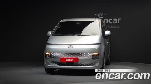 Hyundai Staria 2021 — ფოტო 3/20