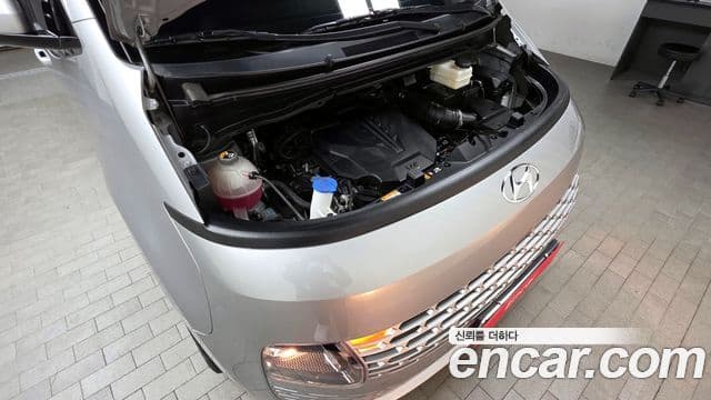 Hyundai Staria 2021 — ფოტო 6/20