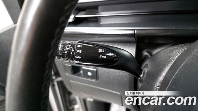 Hyundai Staria 2021 — ფოტო 18/20