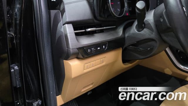 Kia Carnival 2023 — Şəkil 18/20