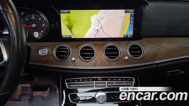 Mercedes-Benz E-Class 2020 — Şəkil 12/20