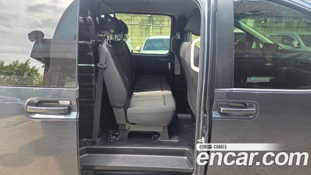 Hyundai Staria 2023 — ფოტო 12/20