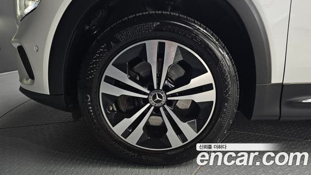 Mercedes-Benz GLB-Class 2020 — фото 4 из 20