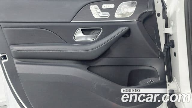 Mercedes-Benz GLE-Class 2023 — Photo 6/20