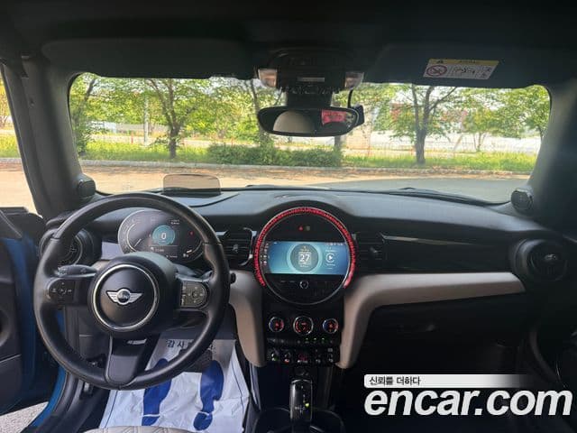 Mini Cooper S Convertible 2023 — ფოტო 13/20