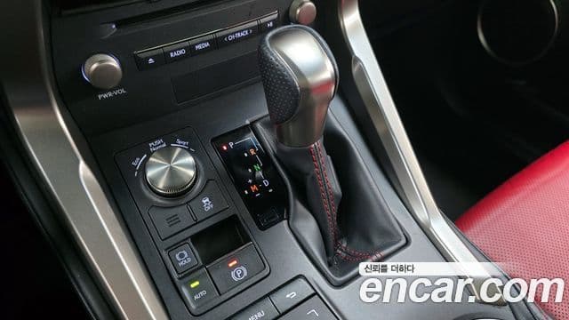 Lexus NX300 2018 — Şəkil 9/20