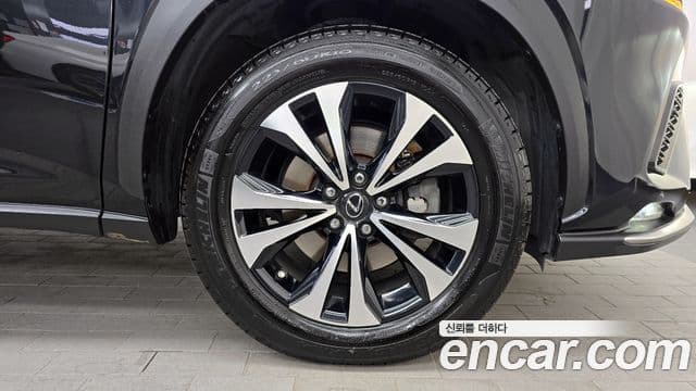 Lexus NX300 2018 — Photo 20/33
