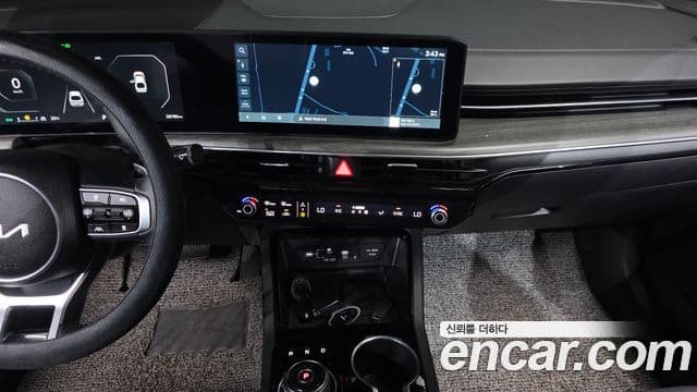Kia K5 2024 — Şəkil 14/20