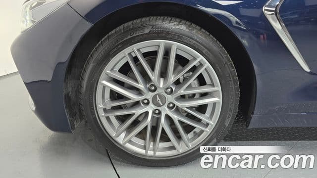 Genesis G70 2019 — Photo 12/20