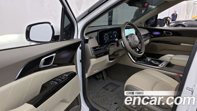 Kia Carnival 2023 — Şəkil 8/20