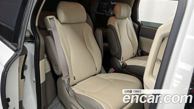 Kia Carnival 2023 — Şəkil 11/20