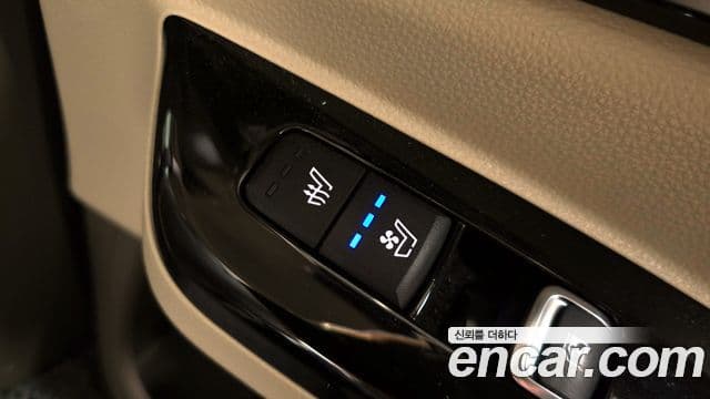 Kia Carnival 2023 — Şəkil 18/20