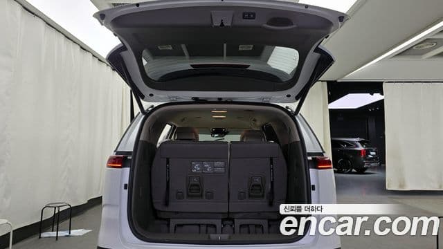 Kia Carnival 2023 — Şəkil 19/20