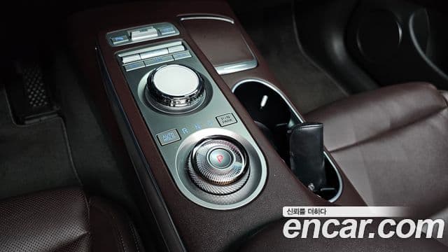 Genesis GV70 2021 — фото 9 из 20