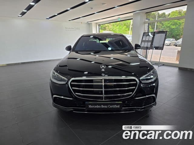 Mercedes-Benz S-Class 2025 — Photo 8/20