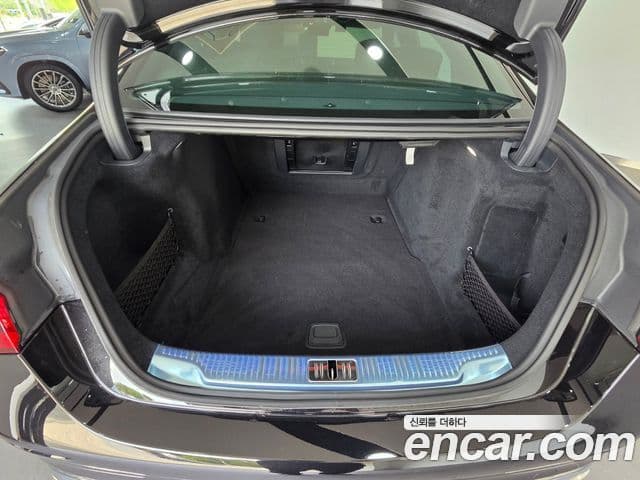Mercedes-Benz S-Class 2025 — Photo 3/20