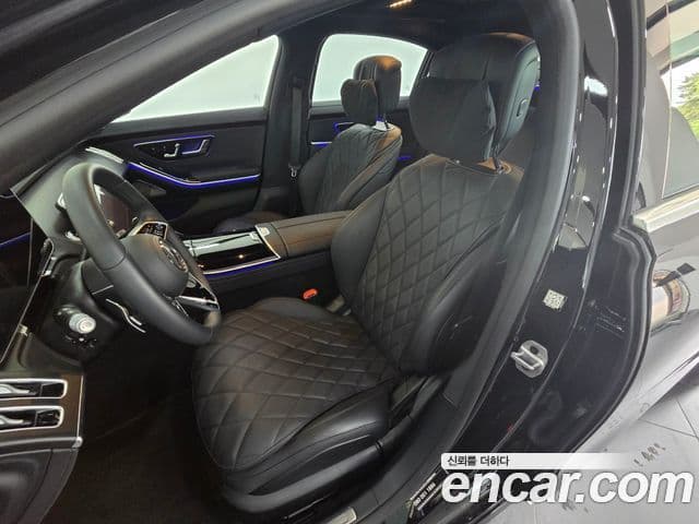 Mercedes-Benz S-Class 2025 — Photo 11/20