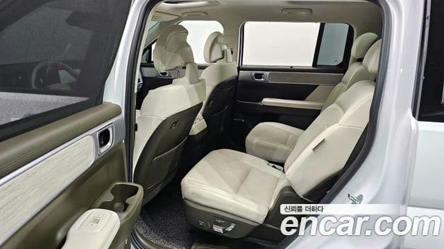 Hyundai Santa Fe 2023 — ფოტო 11/20