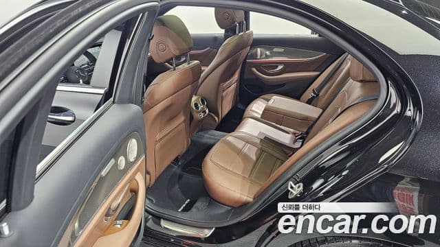 Mercedes-Benz E-Class 2021 — Şəkil 11/20