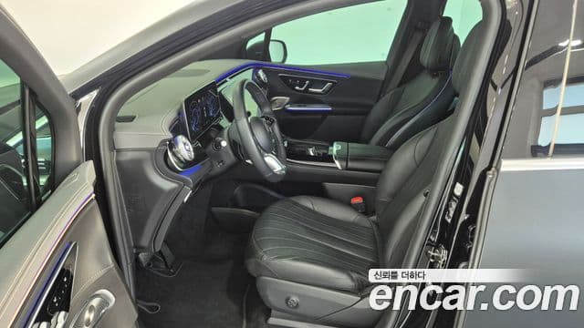 Mercedes-Benz EQE SUV 2023 — ფოტო 15/18