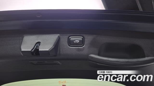 Kia Seltos 2024 — ფოტო 16/20
