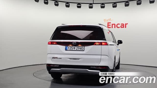 Kia Carnival 2020 — фото 4 из 20