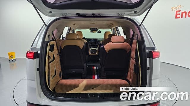Kia Carnival 2020 — фото 15 из 20