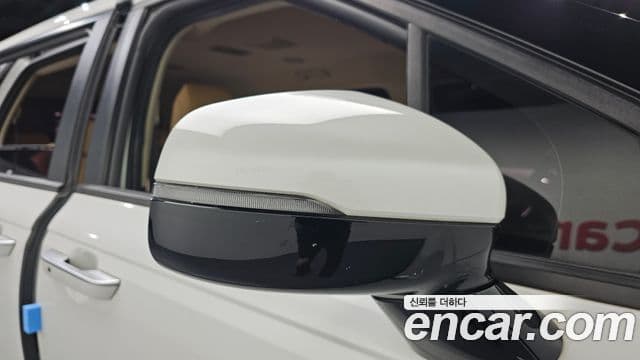 Kia Carnival 2020 — фото 16 из 20