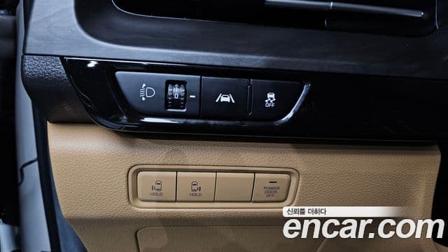 Kia Carnival 2020 — фото 18 из 20