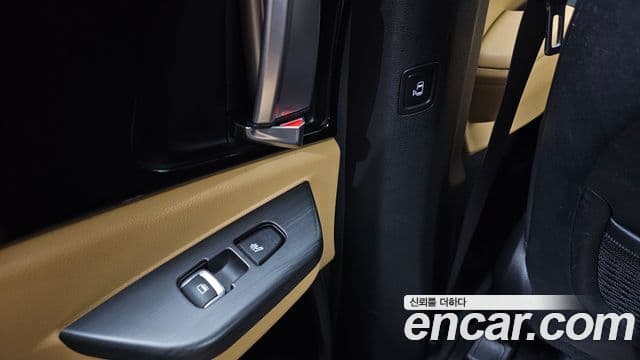 Kia Carnival 2020 — фото 19 из 20