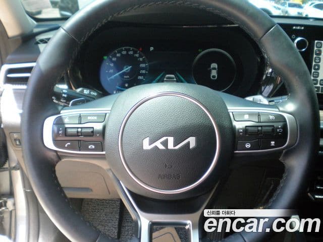 Kia K5 2023 — ფოტო 15/20