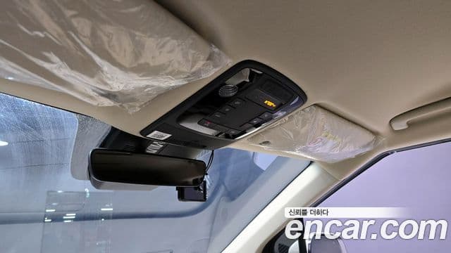 Kia Carnival 2021 — фото 18 из 20