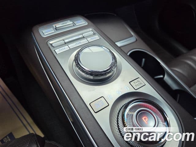 Genesis GV70 2021 — фото 13 из 20