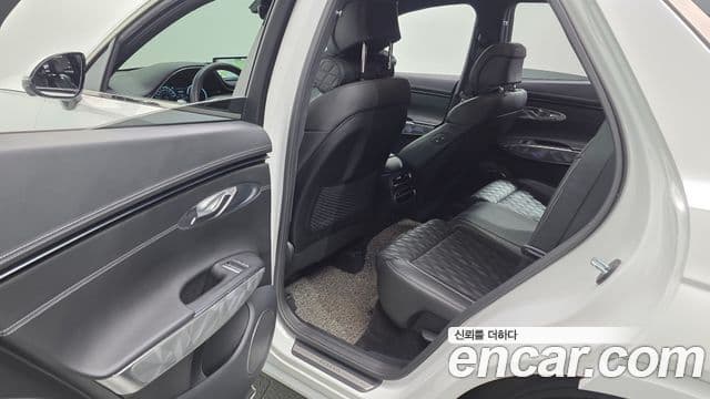 Genesis GV70 2022 — фото 12 из 20