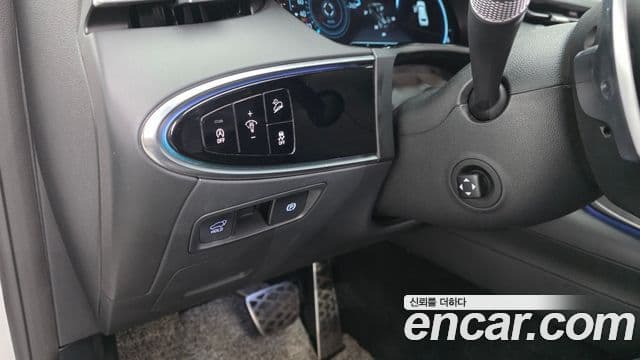 Genesis GV70 2022 — Şəkil 18/20