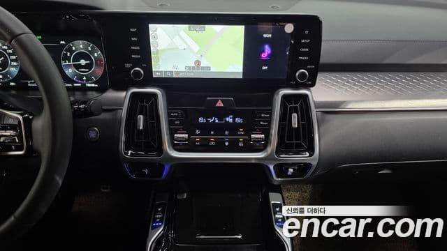 Kia Sorento 2021 — ფოტო 13/20