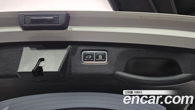 Kia Sorento 2021 — ფოტო 17/20