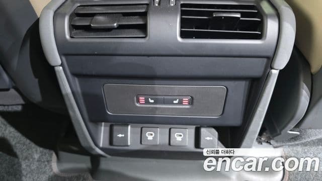 Land Rover Defender 2021 — ფოტო 19/20