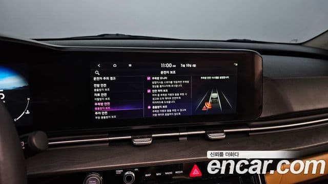 Kia Carnival 2022 — фото 12 из 20