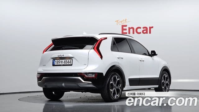 Kia Niro 2022 — ფოტო 2/20