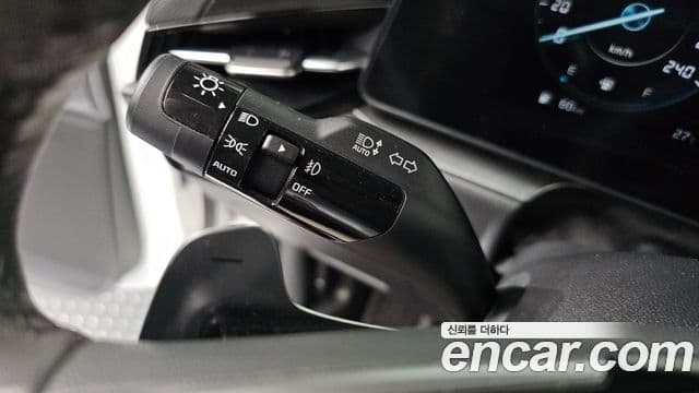 Kia Niro 2022 — ფოტო 18/20
