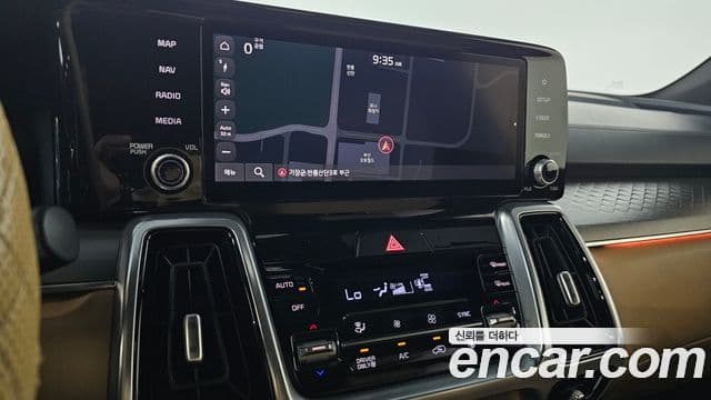 Kia Sorento 2021 — ფოტო 16/20