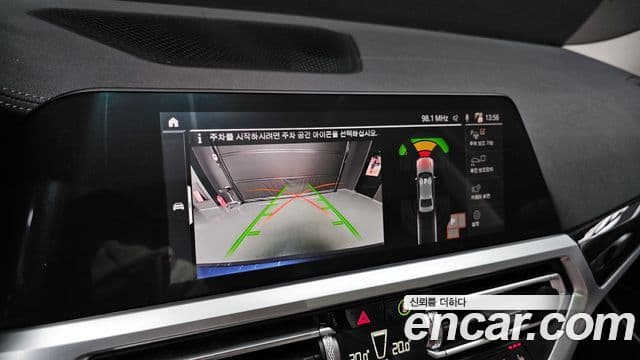 BMW 3 Series 2022 — ფოტო 14/20