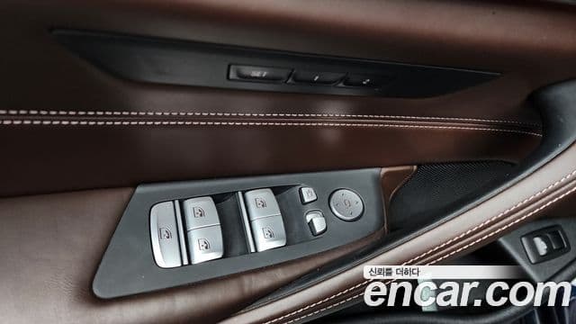 BMW 5 Series 2020 — Şəkil 13/33