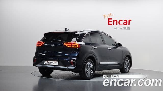 Kia Niro 2021 — фото 2 из 20
