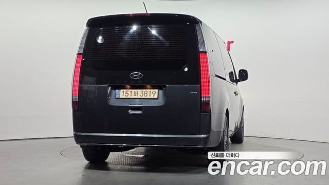 Hyundai Staria 2021 — ფოტო 4/20